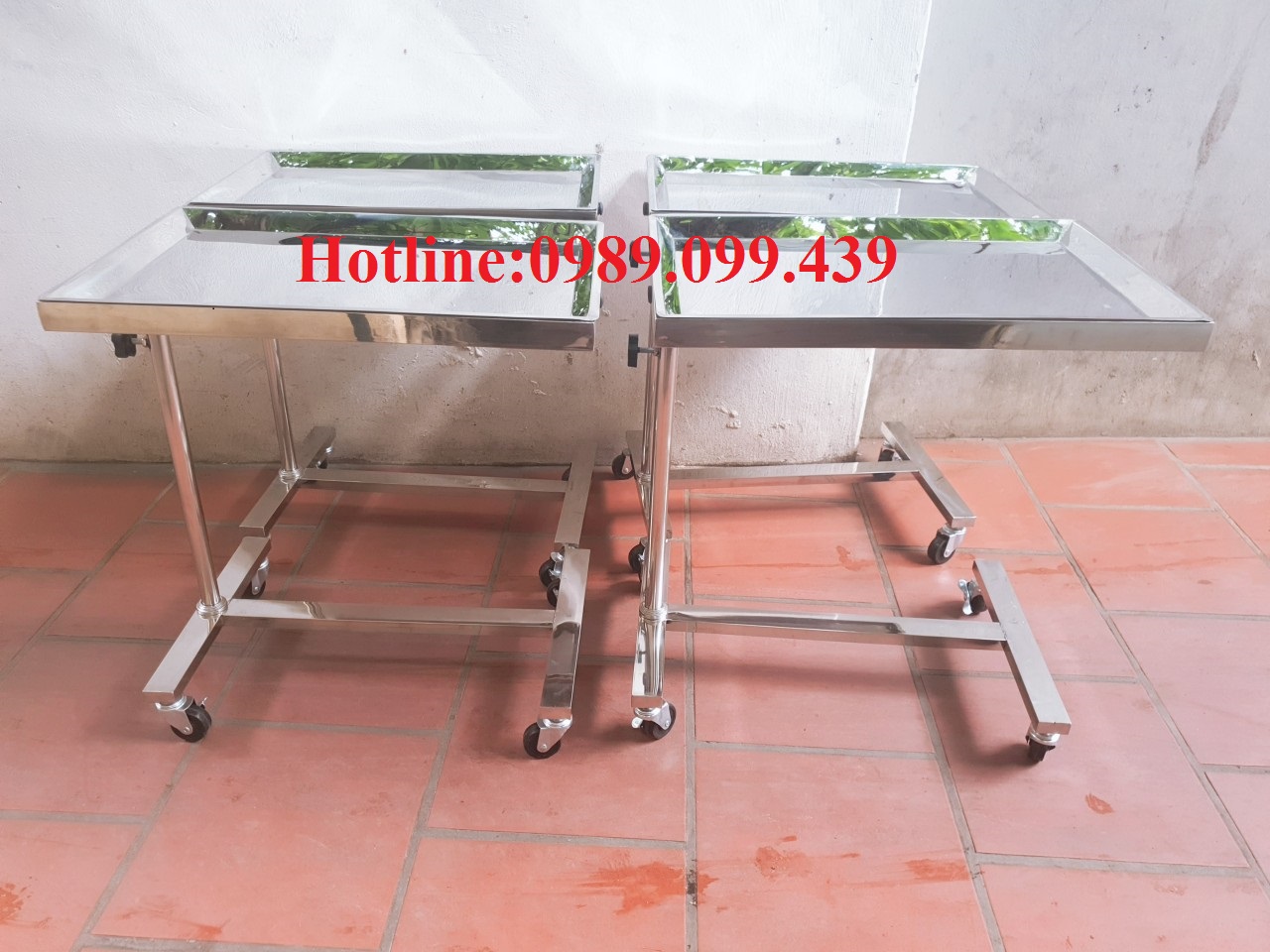 BÀN TIẾP ĐỂ DỤNG CỤ MỔ Model: BI.300